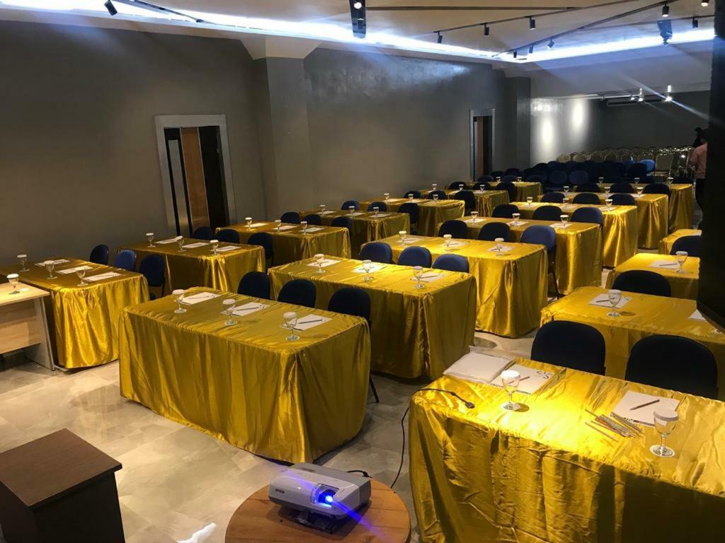Heavenly Land Family Hotel باليمبانغْ المظهر الخارجي الصورة